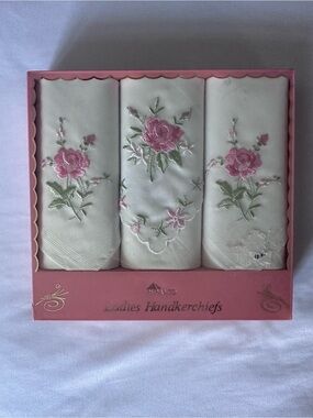 Vintage Pyramid by Tootal Ladies Cotton Handkerchief Set Embroidered Floral NIB